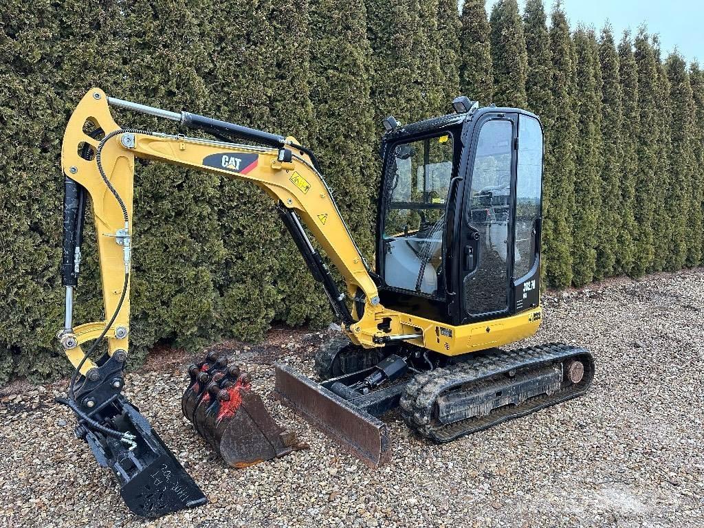 CAT 302.7 D CR Mini kotrók < 7t
