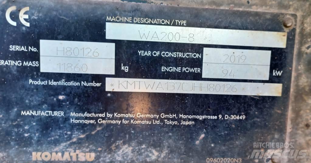 Komatsu WA 200-8 Gumikerekes homlokrakodók