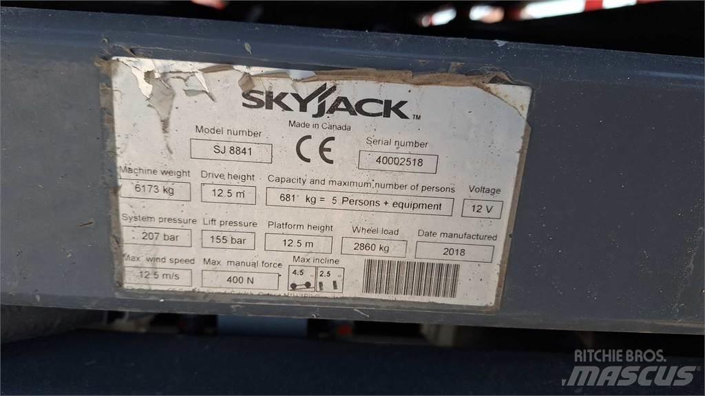 SkyJack 8841RT Ollós emelők