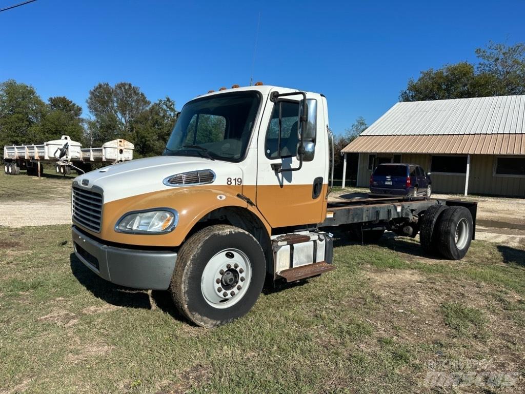 Freightliner M 106 Fülkés alváz