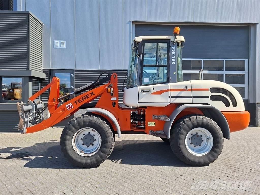 Schaeff SKL844 Gumikerekes homlokrakodók