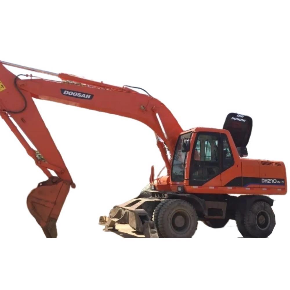 Doosan DH210W Gumikerekes kotrók