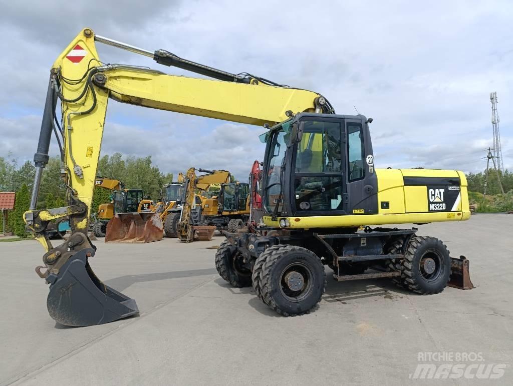 CAT M 322 D Gumikerekes kotrók