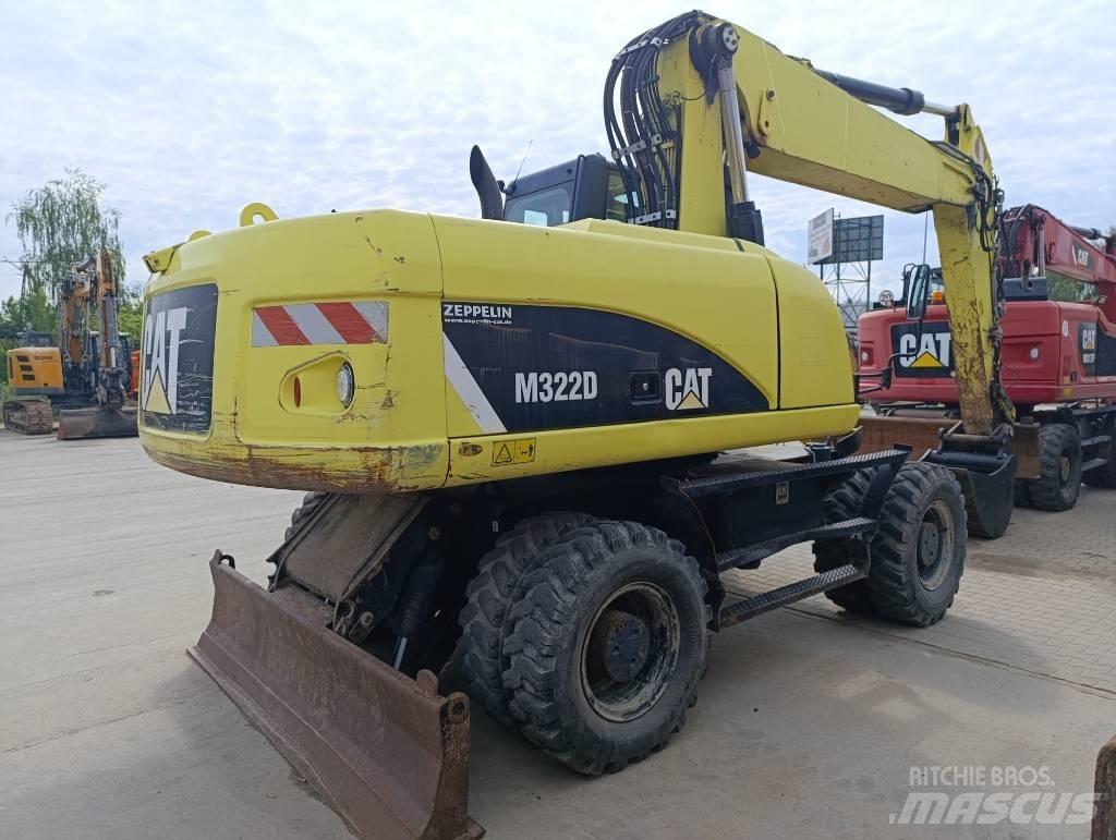 CAT M 322 D Gumikerekes kotrók