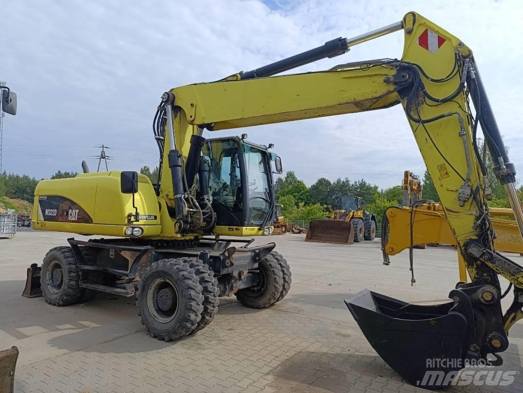 CAT M 322 D Gumikerekes kotrók