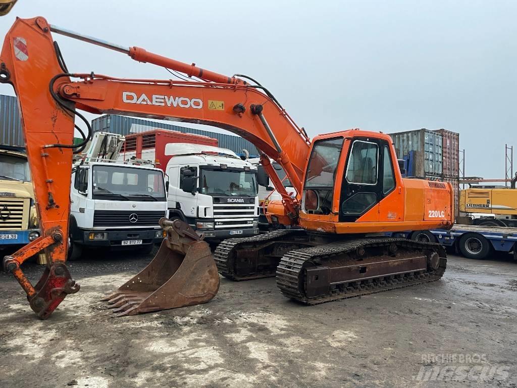 Daewoo Solar 220 LC Lánctalpas kotrók