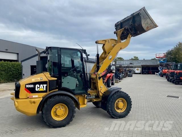 CAT 906 H 2 Gumikerekes homlokrakodók