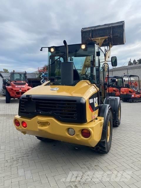 CAT 906 H 2 Gumikerekes homlokrakodók