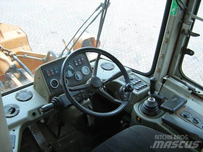 Hyundai HL740-3 Gumikerekes homlokrakodók