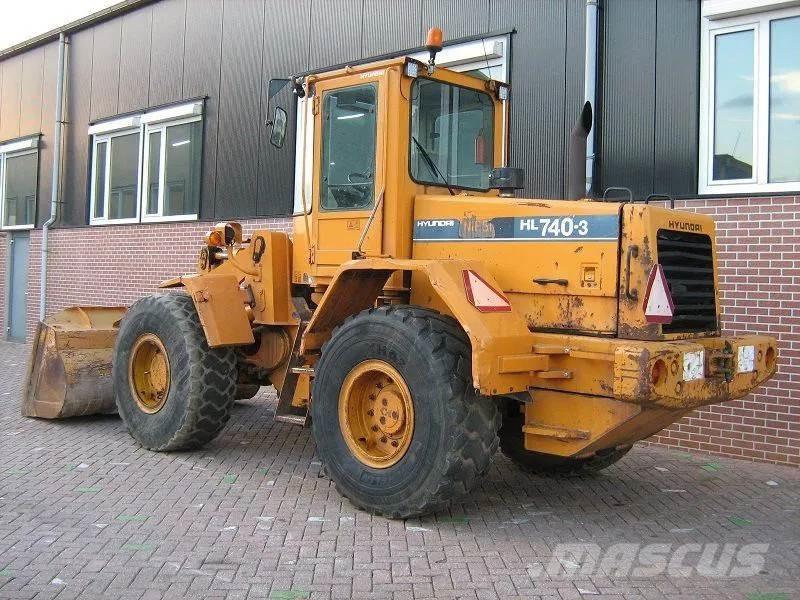 Hyundai HL740-3 Gumikerekes homlokrakodók