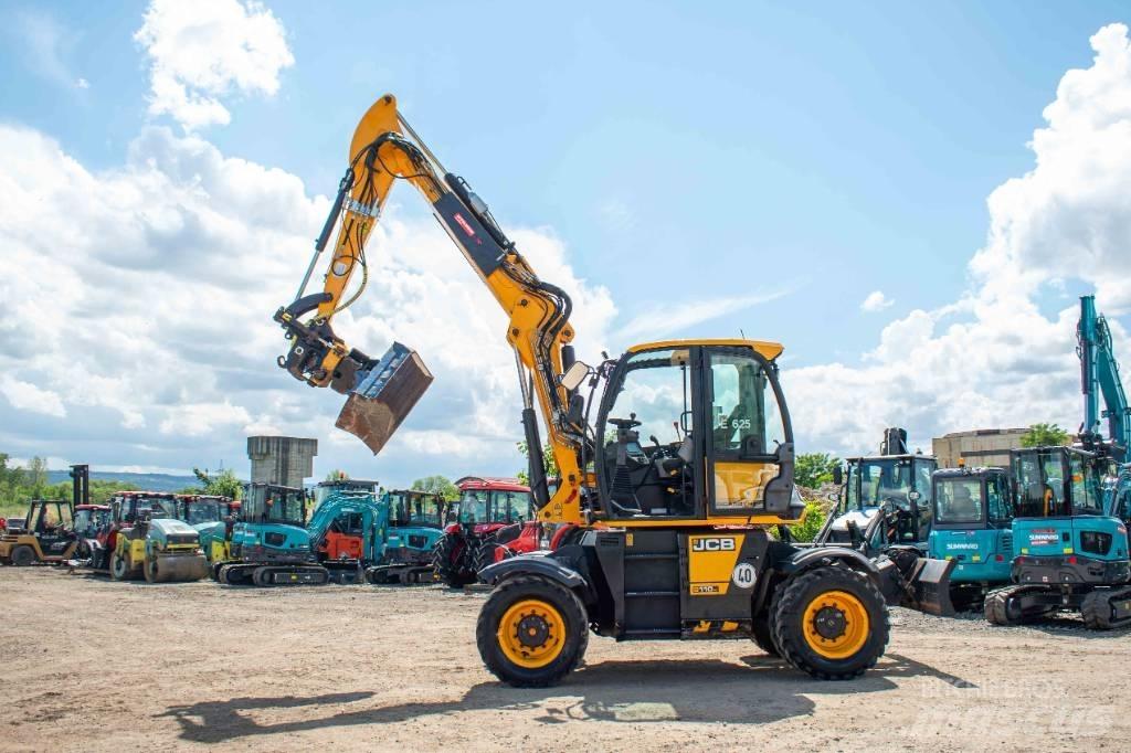 JCB Hydradig 110 W Gumikerekes kotrók