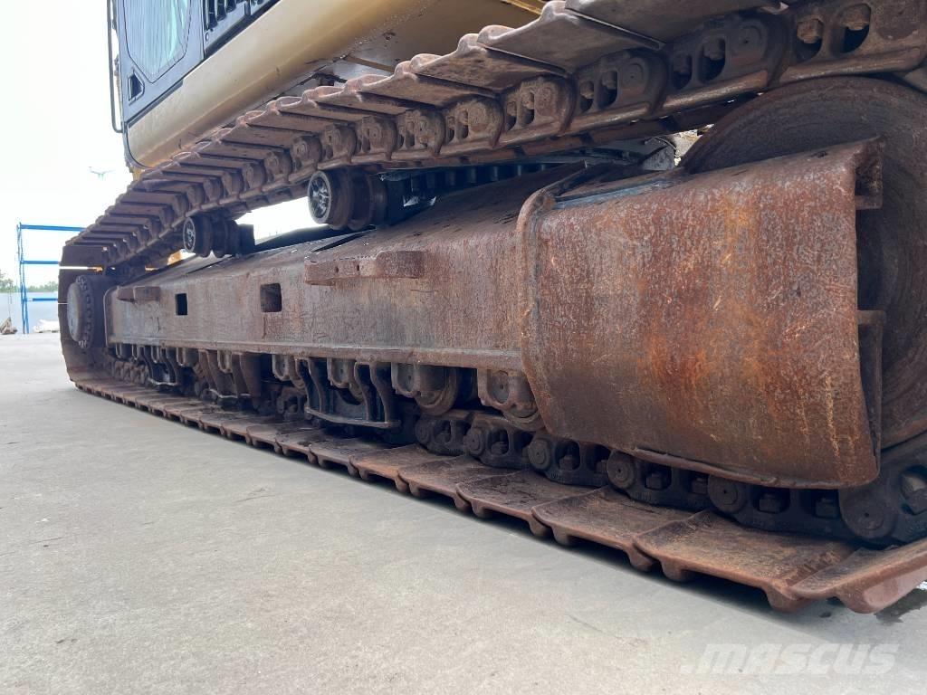 CAT 330F L Lánctalpas kotrók