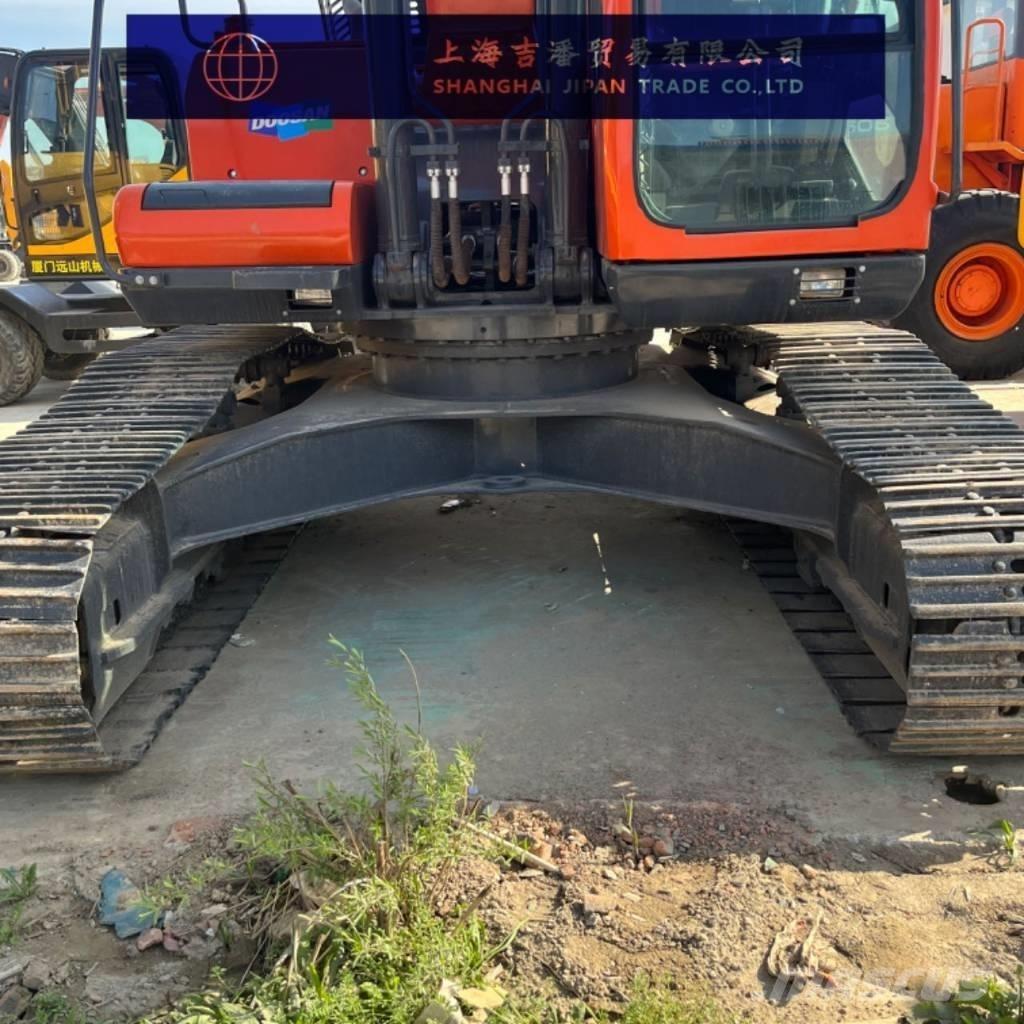 Doosan DX 300 Lánctalpas kotrók