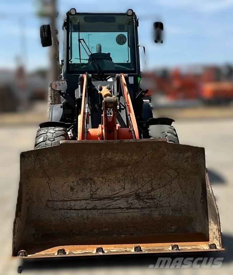Komatsu WA 80-6 Gumikerekes homlokrakodók