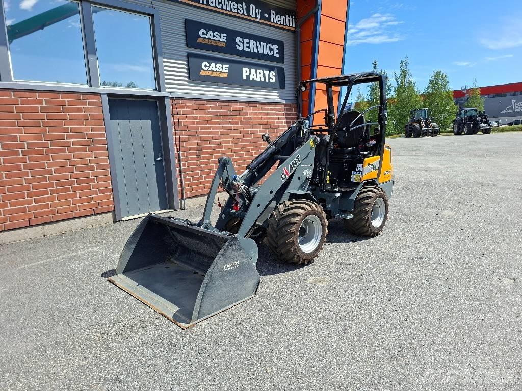 GiANT G 2300 HD Univerzális rakodók