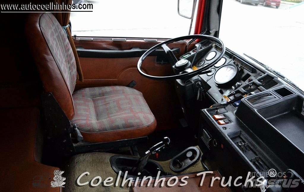 Volvo F10 Platós / Ponyvás teherautók