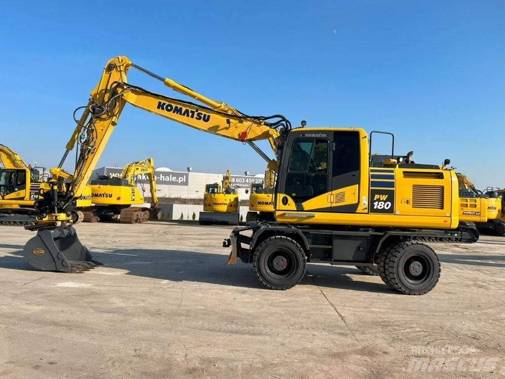 Komatsu PW 180-11 Gumikerekes kotrók