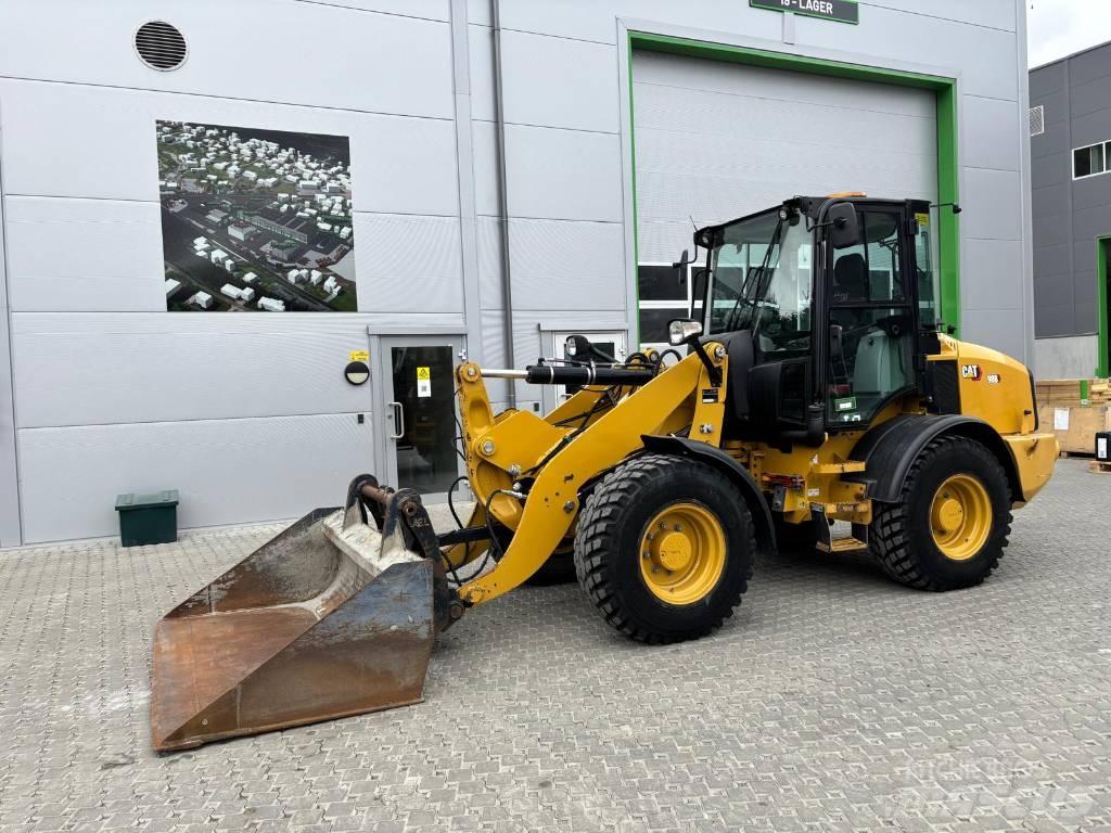 CAT 908 M Gumikerekes homlokrakodók