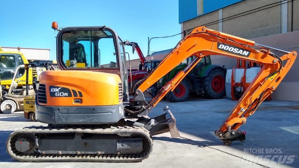 Doosan DX 60 R Mini kotrók < 7t