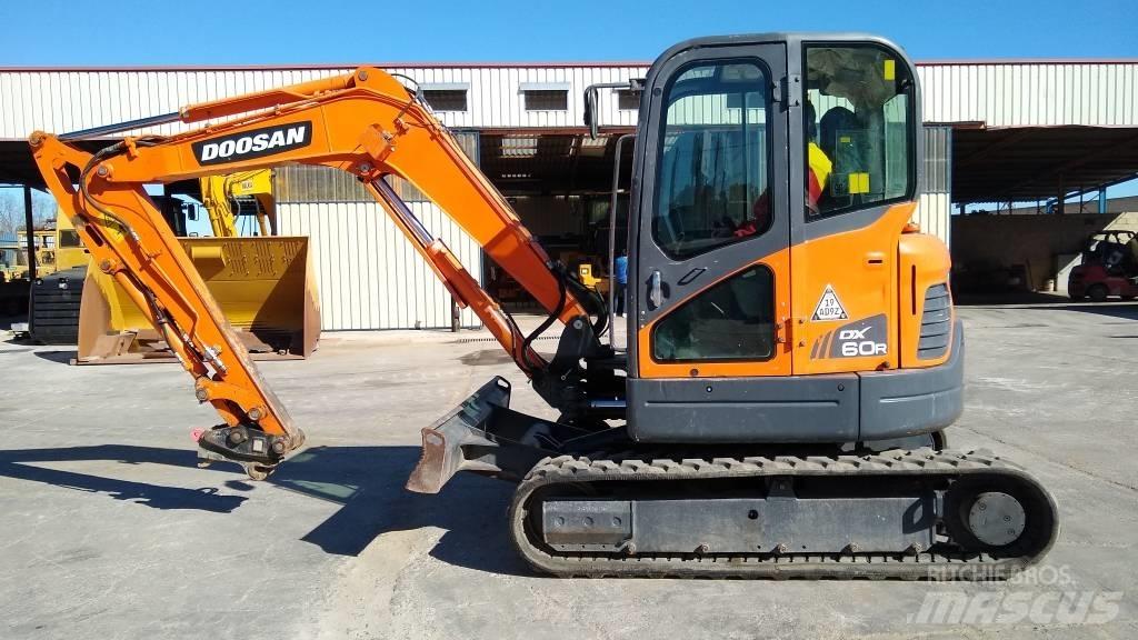 Doosan DX 60 R Mini kotrók < 7t