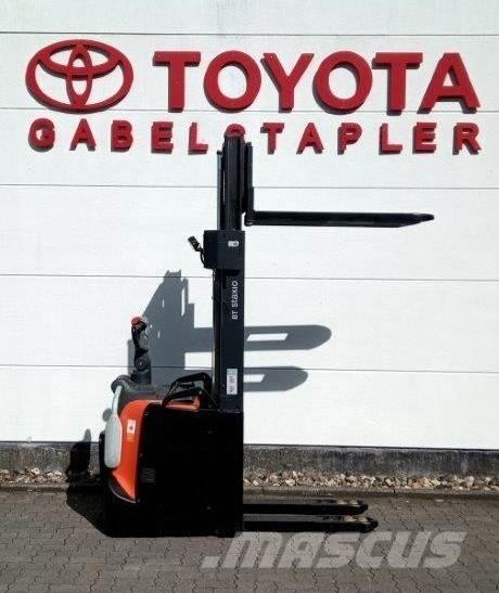 Toyota SPE140L Gyalogkíséretű targonca