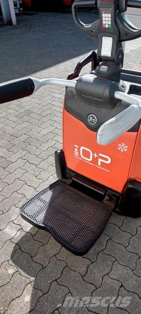 Toyota SPE140L Elektromos gyalogkíséretű targoncák