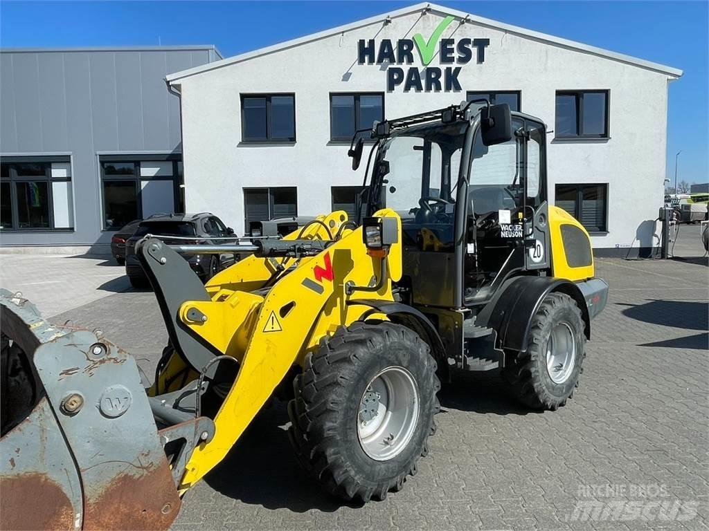 Wacker Neuson WL44 Gumikerekes homlokrakodók