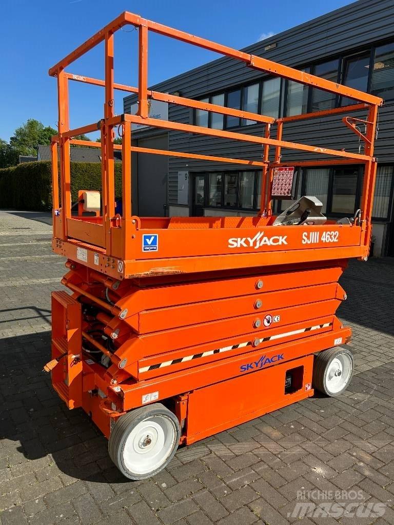 SkyJack SJ III 4632 Ollós emelők