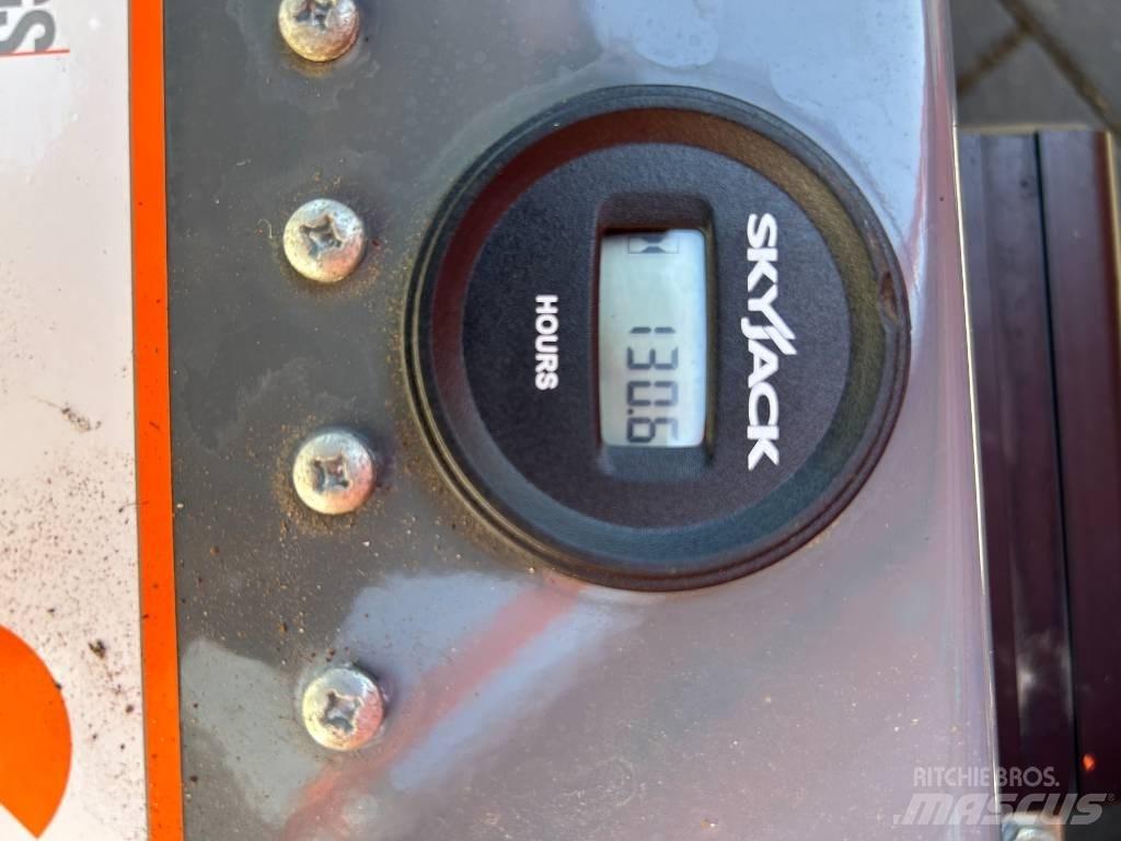SkyJack SJ III 4632 Ollós emelők