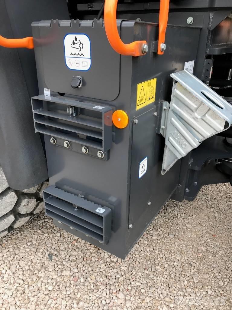 Develon DL 320-7 Gumikerekes homlokrakodók
