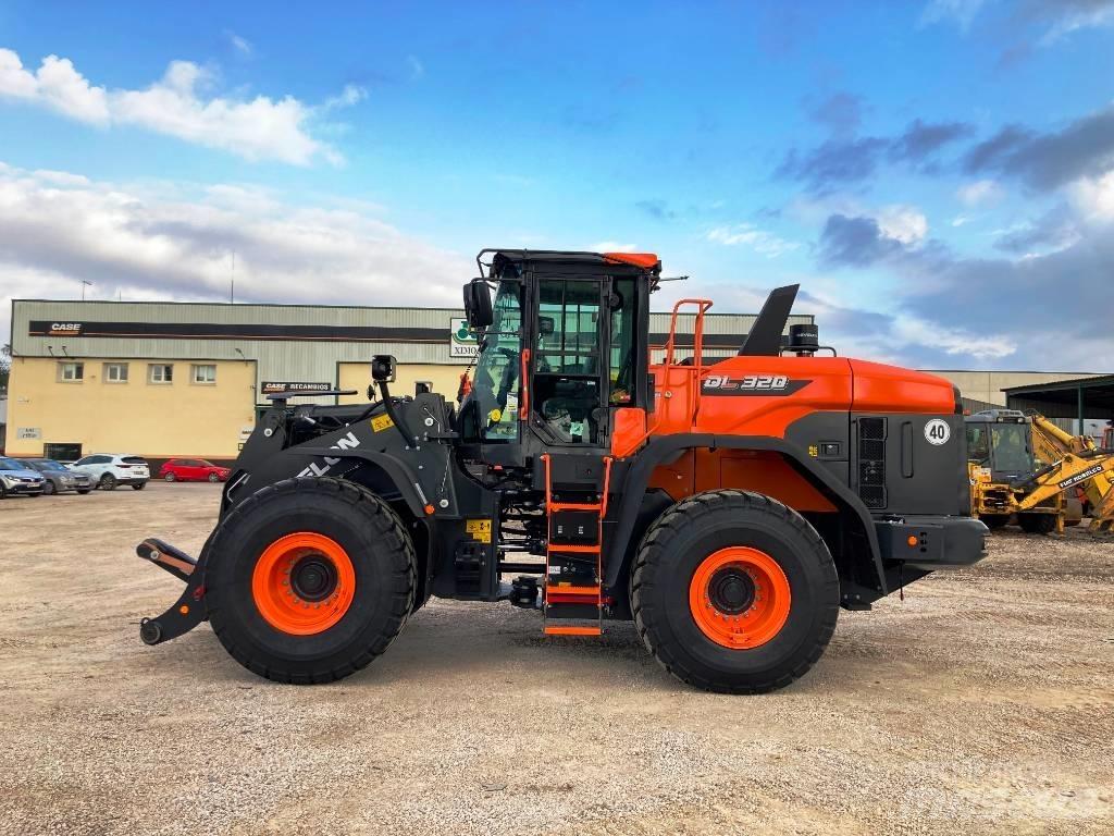 Develon DL 320-7 Gumikerekes homlokrakodók