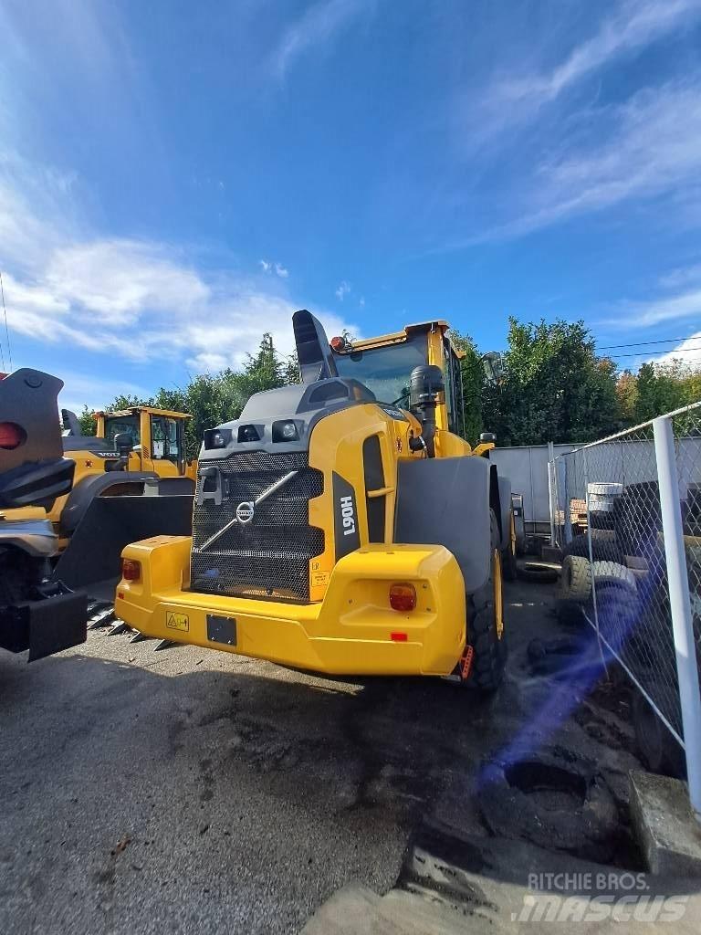 Volvo L90H Gumikerekes homlokrakodók
