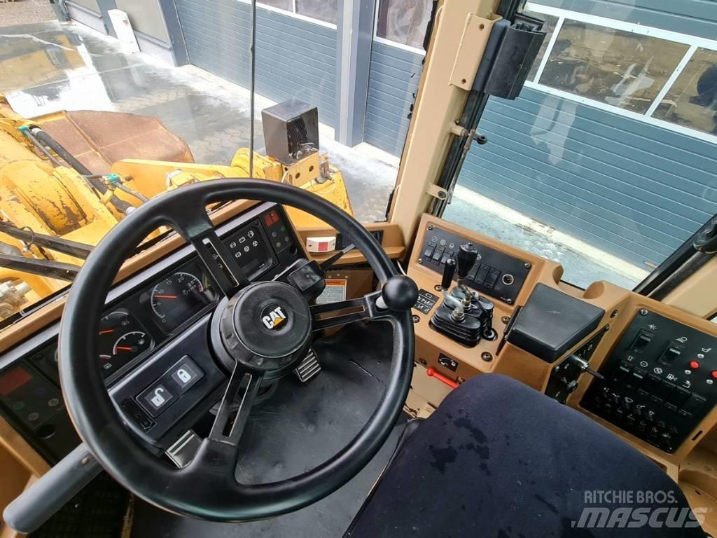CAT 950 F II Gumikerekes homlokrakodók