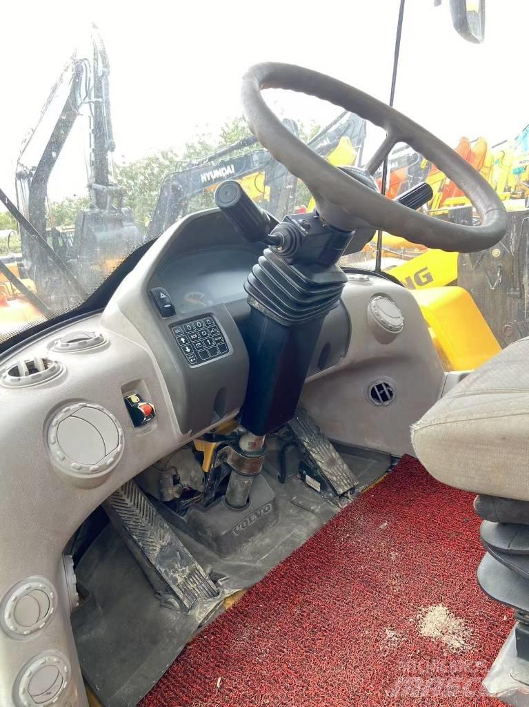 Volvo L 105 Gumikerekes homlokrakodók