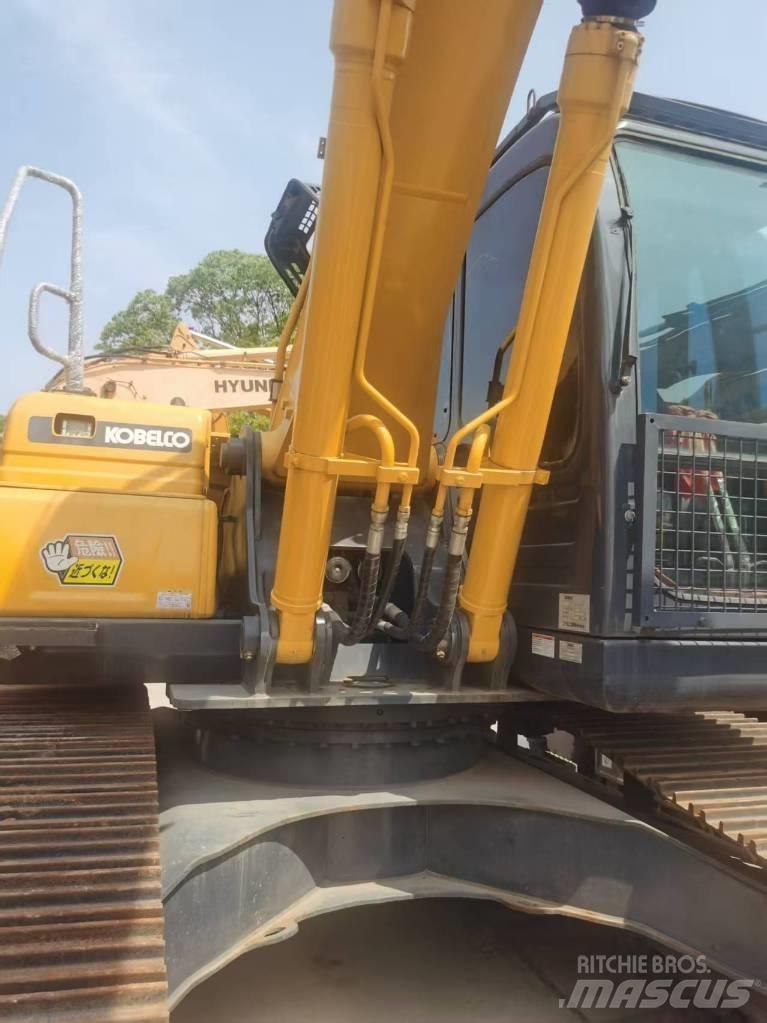 Kobelco SK 200 Lánctalpas kotrók