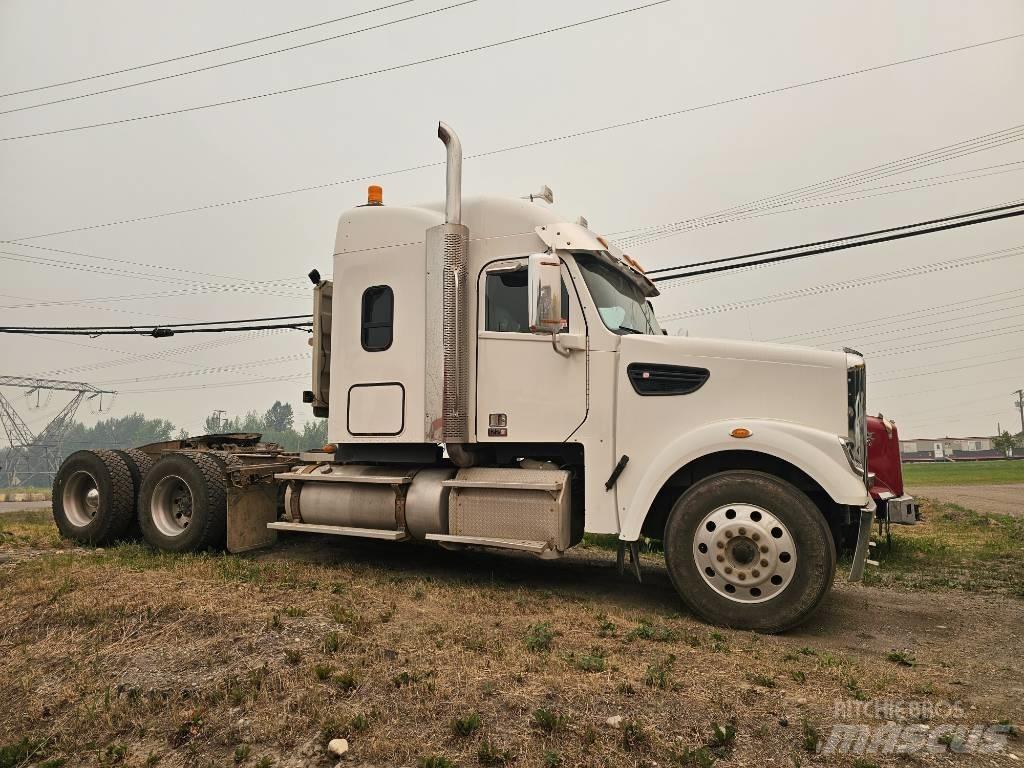 Freightliner 122 SD Nyergesvontatók