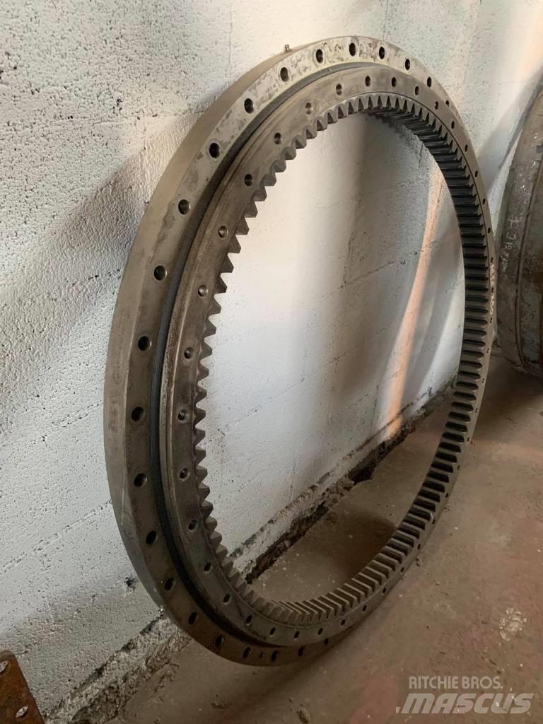 Liebherr 902 Alváz és felfüggesztés