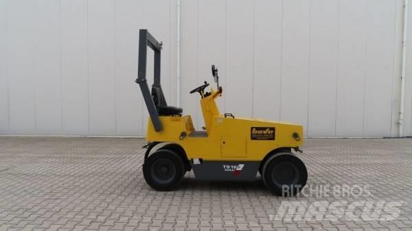 Sakai TS 160 Pneumatikus kerekes hengerek
