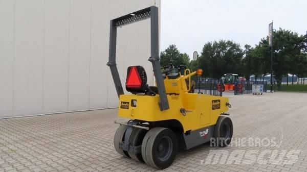 Sakai TS 160 Pneumatikus kerekes hengerek