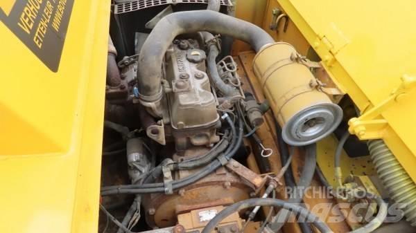 Sakai TS 160 Pneumatikus kerekes hengerek