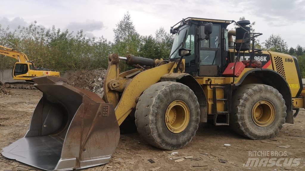 CAT 966 K Gumikerekes homlokrakodók