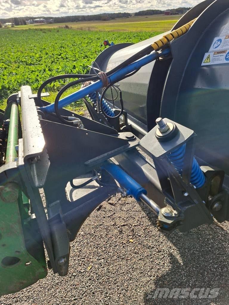 Snowek Alueaura Hóeltakarítók