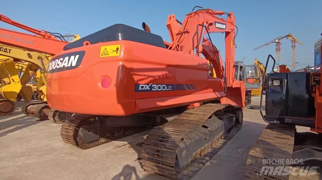 Doosan DX 300 LC Lánctalpas kotrók
