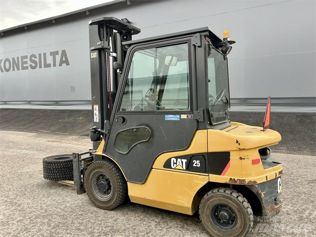 CAT DP 25 NT Dízel targoncák