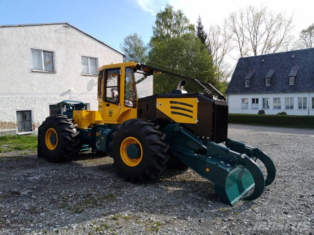HSM 904S Erdészeti traktorok