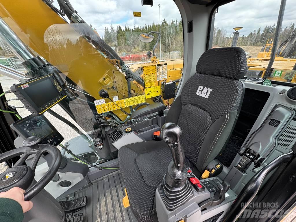 CAT M 318 Gumikerekes kotrók