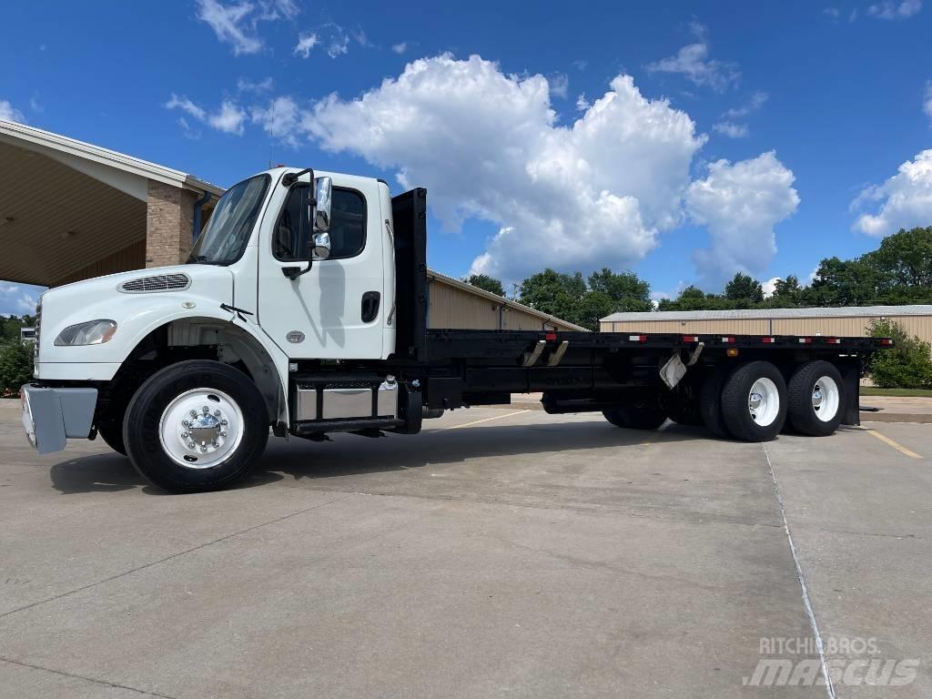 Freightliner M 106 Platós / Ponyvás teherautók