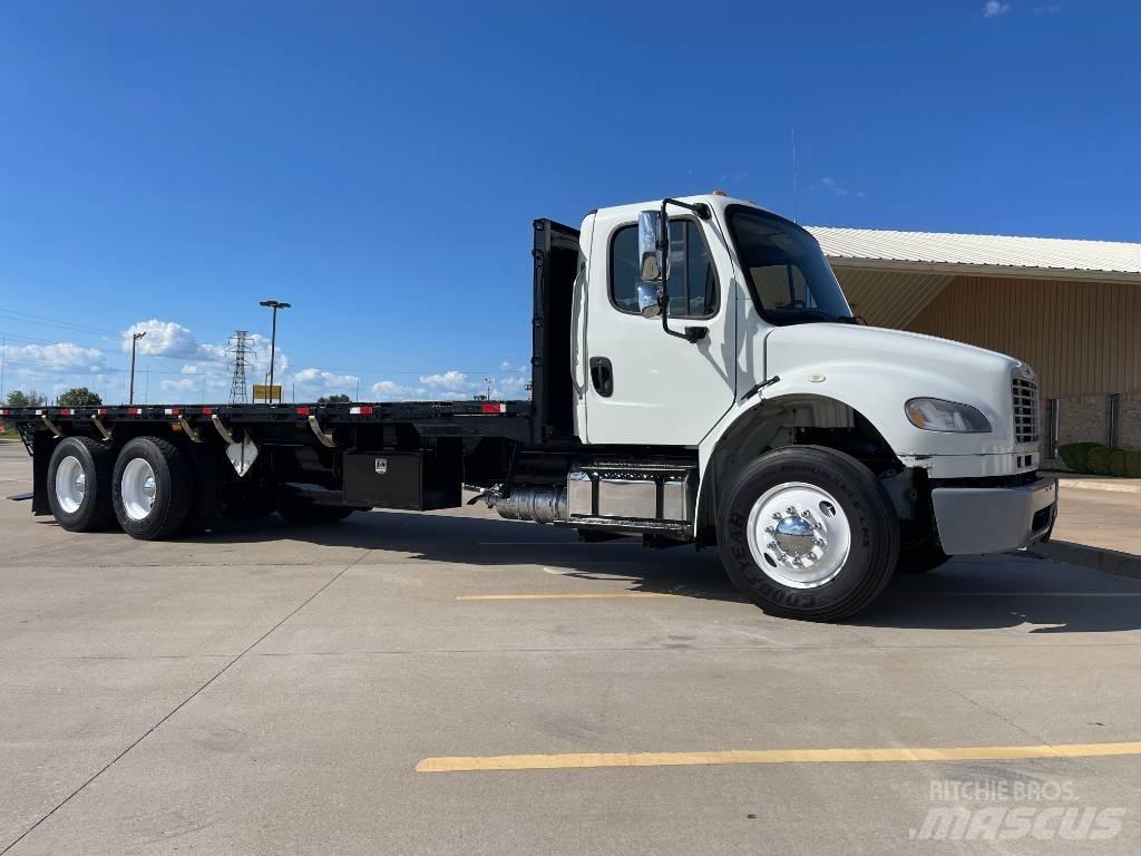 Freightliner M 106 Platós / Ponyvás teherautók