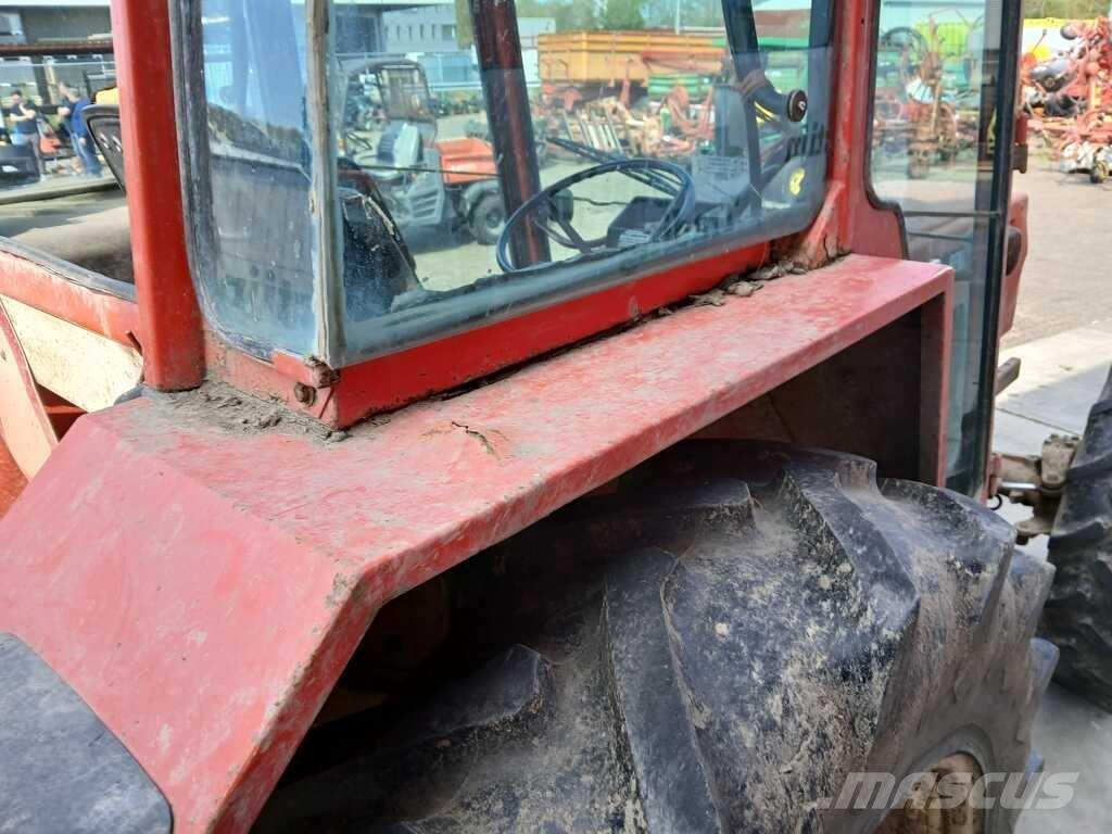 Renault 781-4 Traktorok