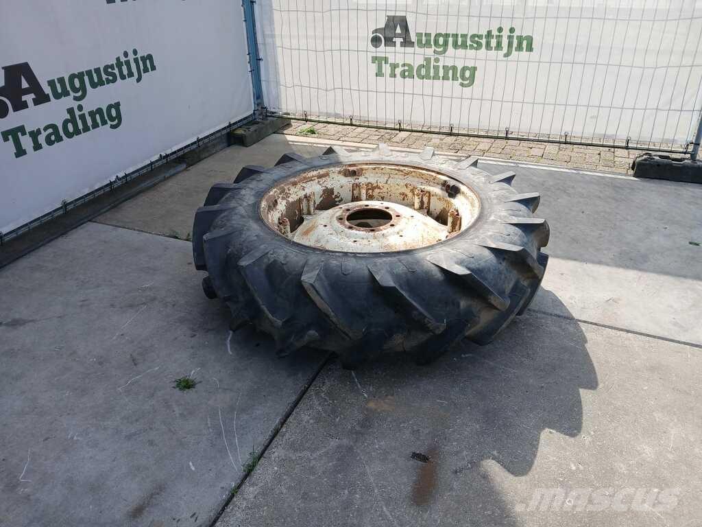 Renault 781-4 Traktorok